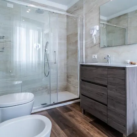 Globo Suite-correnti 3* サンレモ