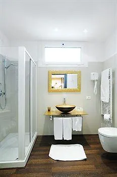 Globo Suite-correnti Hotel 3*