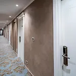 Globo Suite-correnti Szálloda 3*
