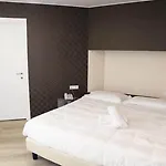 호텔 Globo Suite-correnti 3*