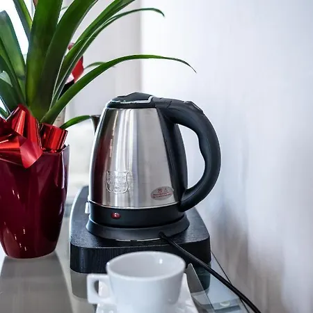 מלון Globo Suite-correnti 3*