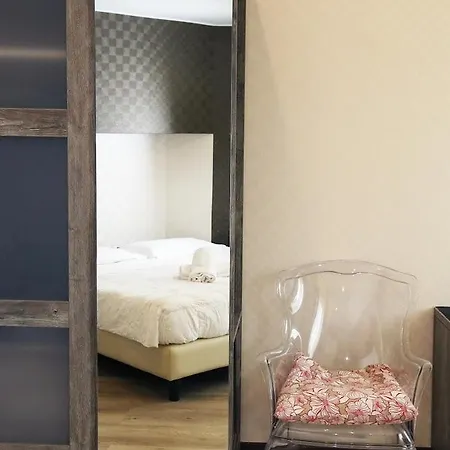 Globo Suite-correnti Hotel 3*