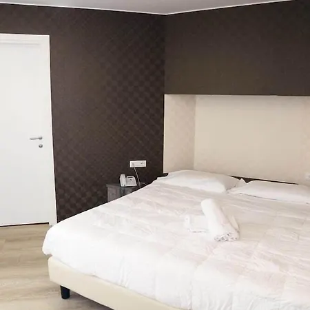 Hotel Globo Suite-correnti 3*