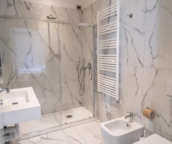 Globo Suite-correnti Szálloda