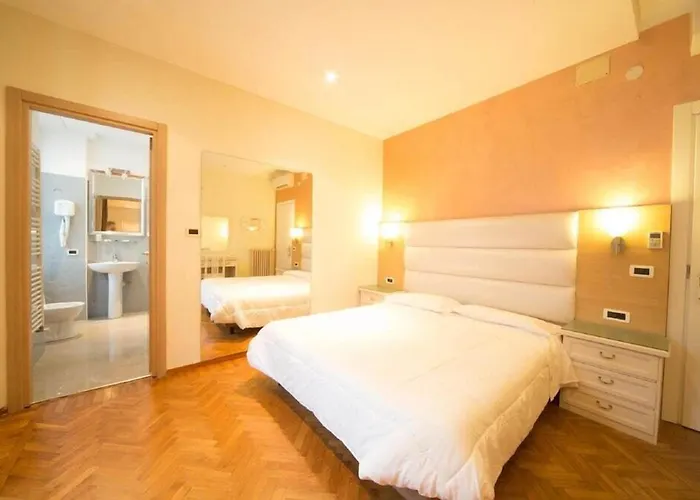 Globo Suite-correnti Szálloda