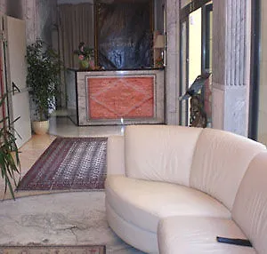 Globo Suite-correnti Szálloda San Remo